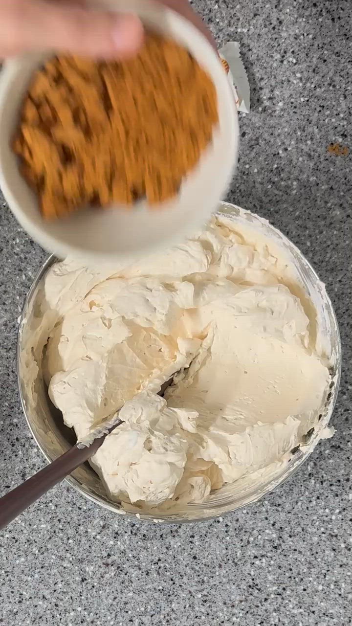 Foto del passaggio 4 della ricetta Mousse al Dulche de Leche e Biscoff