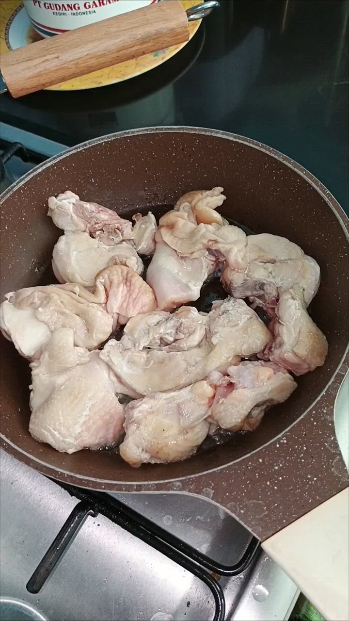 Foto langkah ke 1 dari resep Gulai Ayam Praktis.