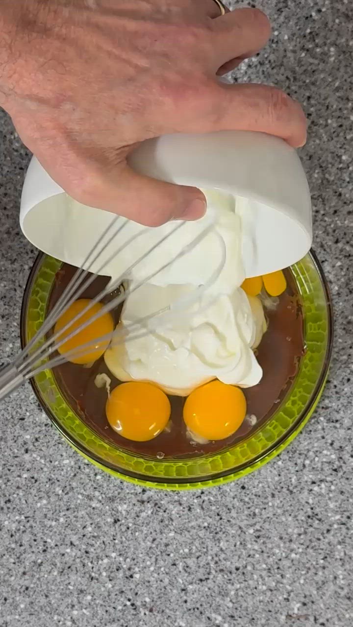 Foto del passaggio 2 della ricetta Cheesecake Yogurt e Cioccolato