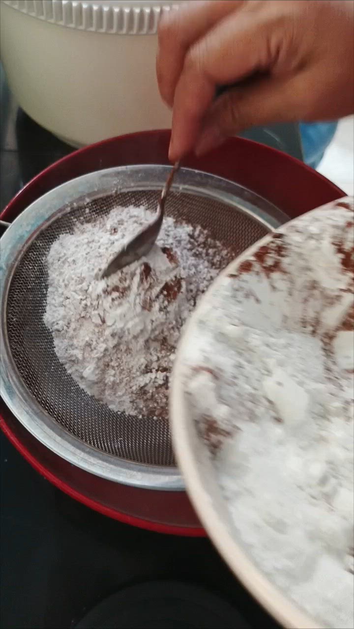 Foto langkah ke 2 dari resep Bolu Kukus Mekar Gluten Free.