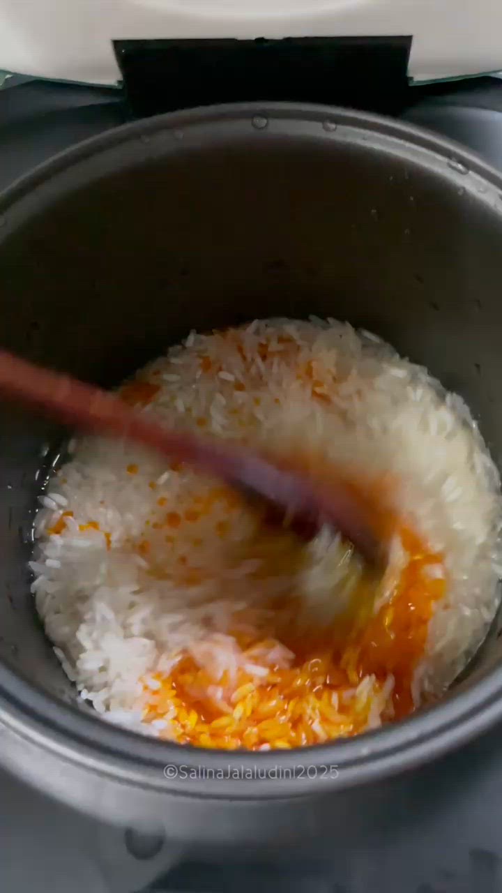 Gambar langkah 2 resipi Nasi Kuning Red Palm Oil.