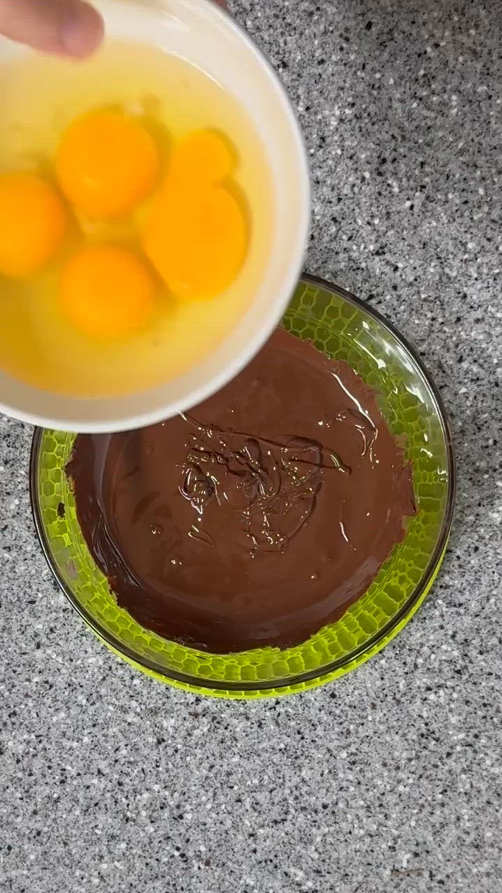 Foto del passaggio 2 della ricetta Cheesecake Yogurt e Cioccolato