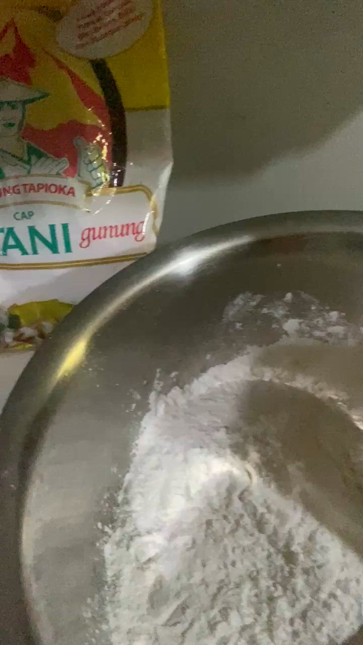 Foto langkah ke 1 dari resep Kue Gemblong Khas Betawi.