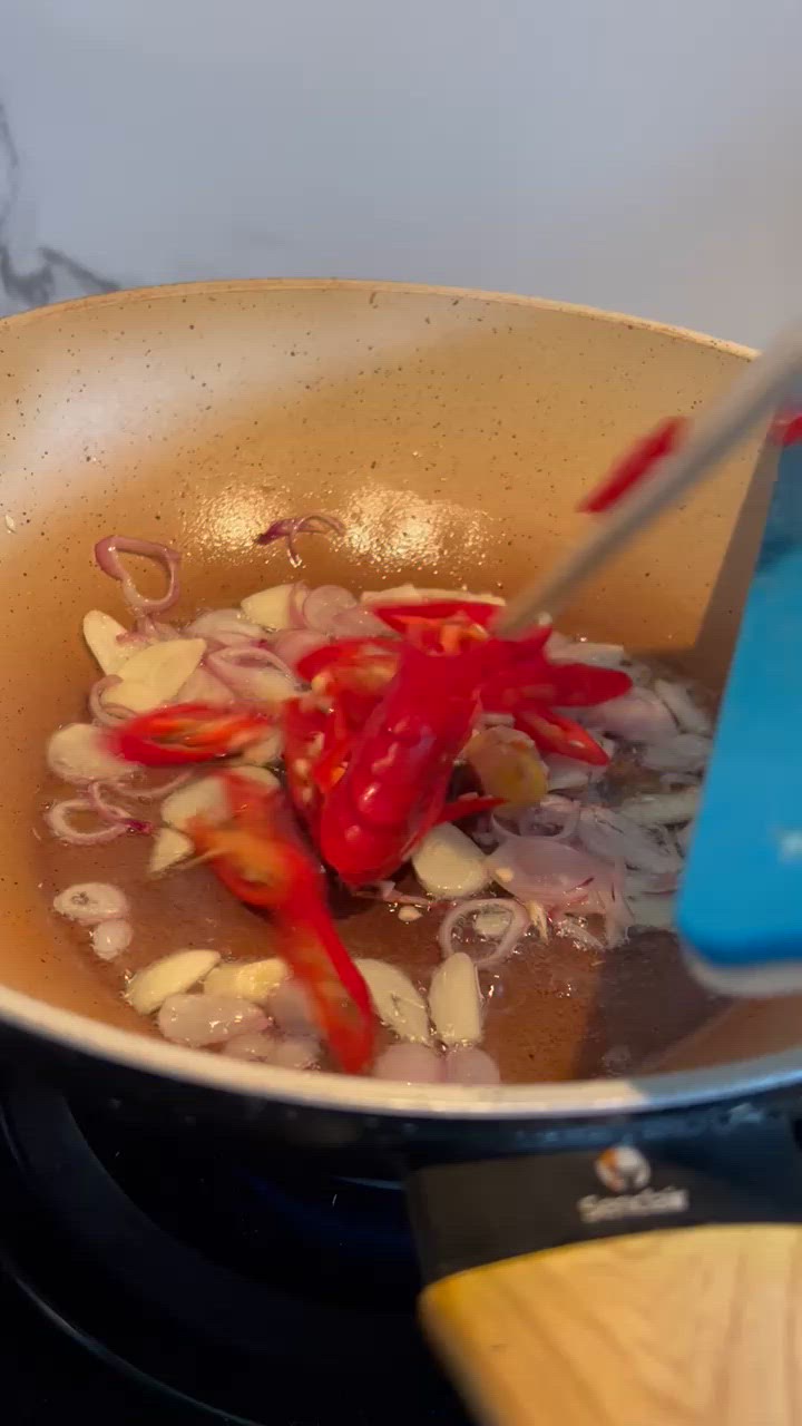 Foto langkah ke 1 dari resep Tumis Kangkung Tauge.