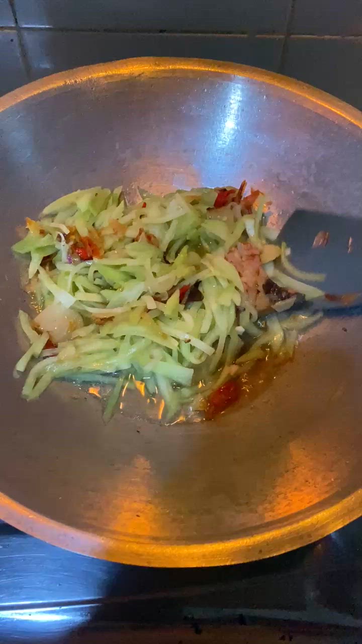 Foto langkah ke 3 dari resep Tumis Labu Siam dan Jagung.