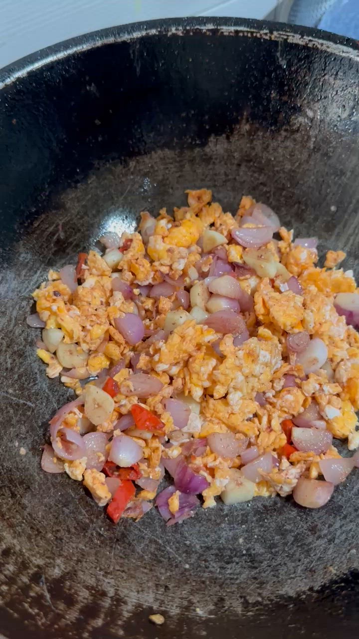Foto langkah ke 4 dari resep Telur Bawang.