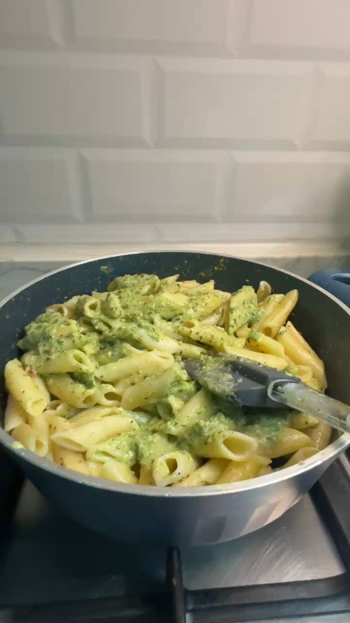 صورة لخطوة 4 من وصفة باستا بصوص البيستو