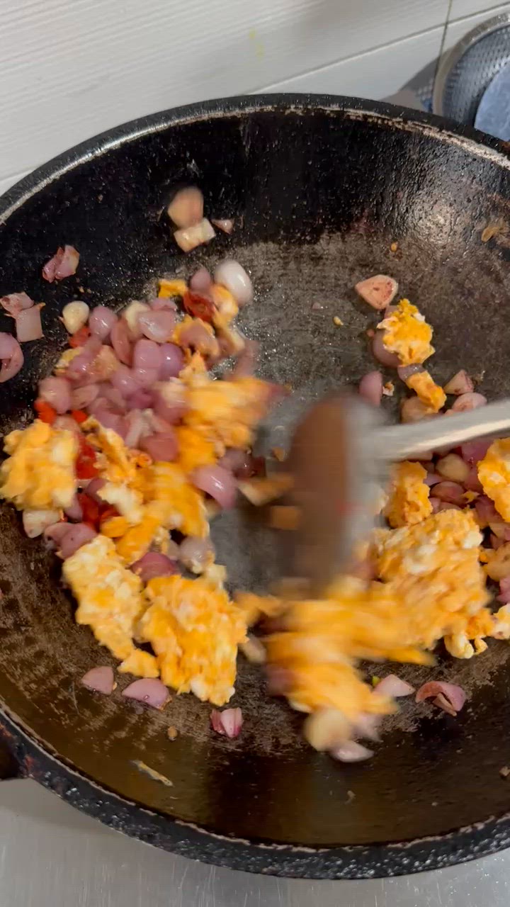 Foto langkah ke 4 dari resep Telur Bawang.