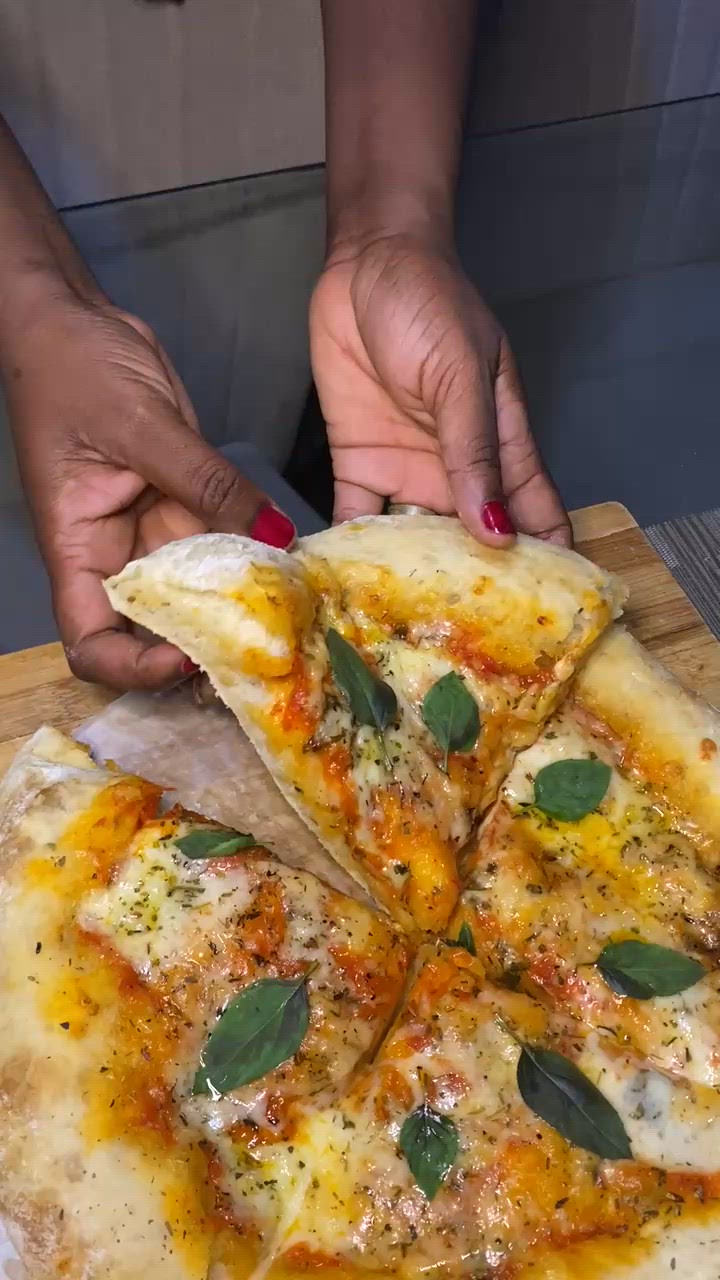 A picture of step 10 of Pizza Margherita.
