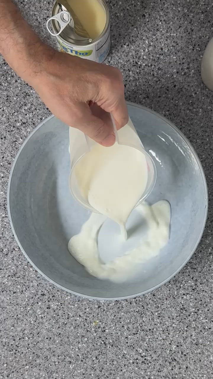 Foto del passaggio 1 della ricetta Torta al Cocco Morbida e Umida Senza Glutine