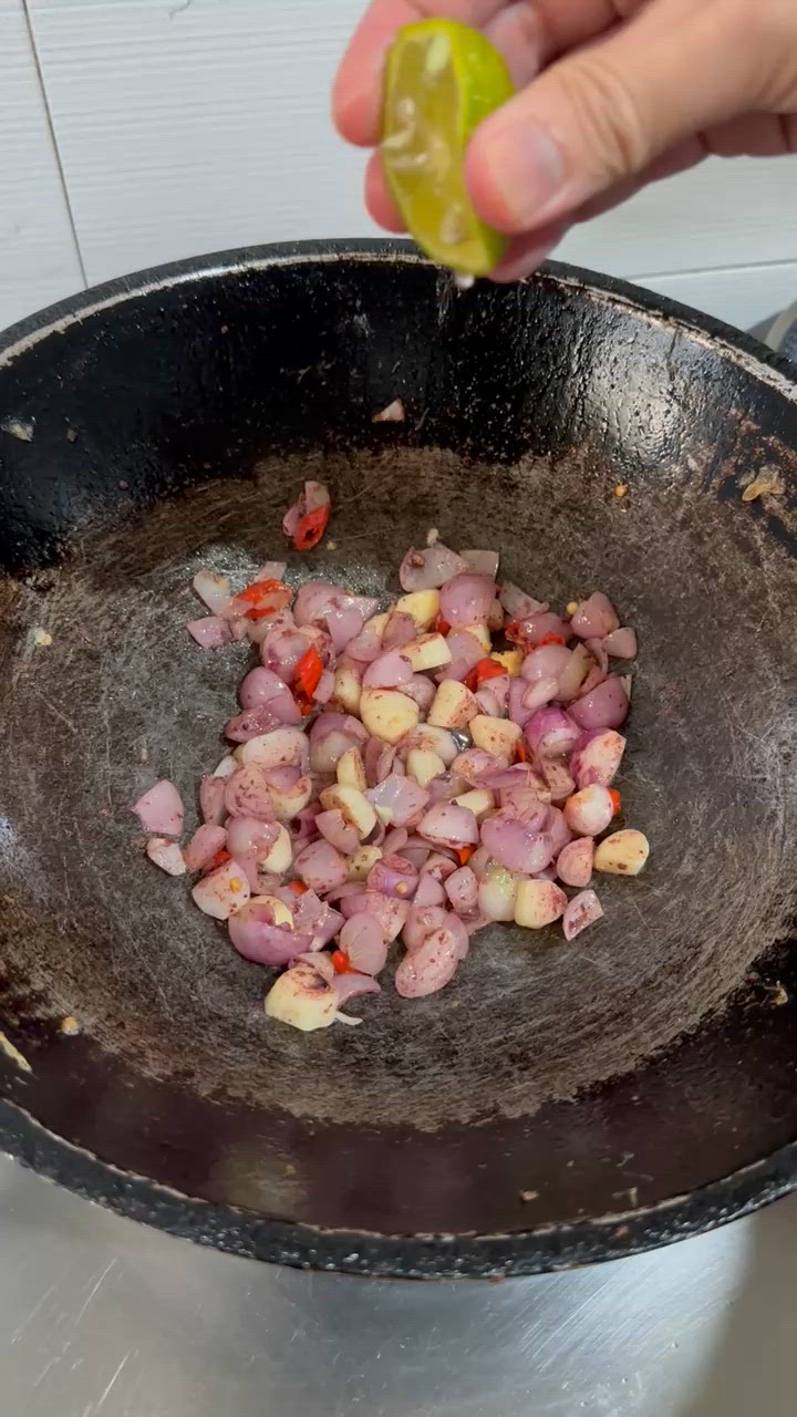 Foto langkah ke 3 dari resep Telur Bawang.