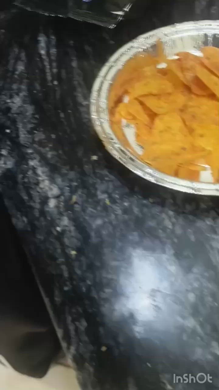 A picture of step 1 of Cheese Nachos.