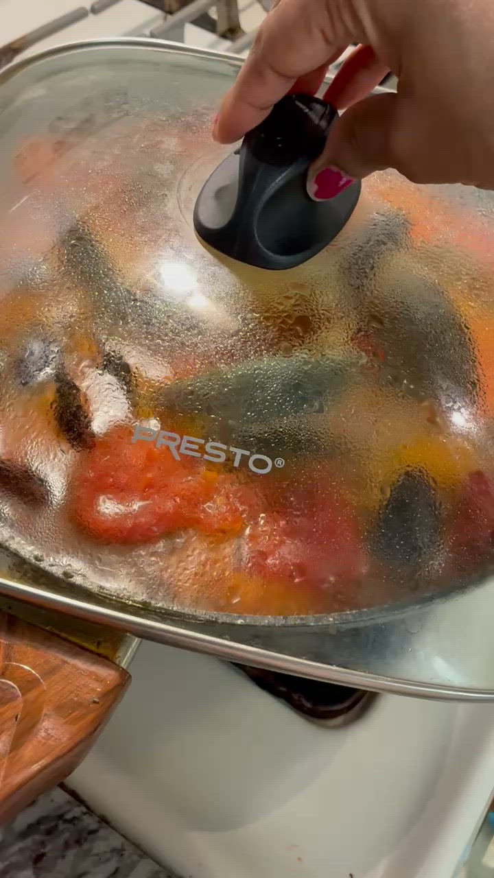 A picture of step 5 of Spicy Seafood Spaghetti.