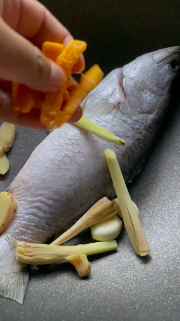 Gambar langkah 3 resipi Sea Bass | No Oil No Butter By Rabeya Khatun.