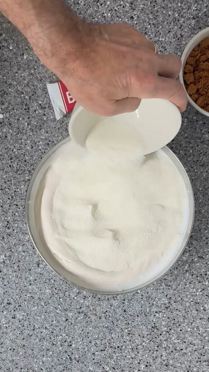 Foto del passaggio 3 della ricetta Mousse al Dulche de Leche e Biscoff