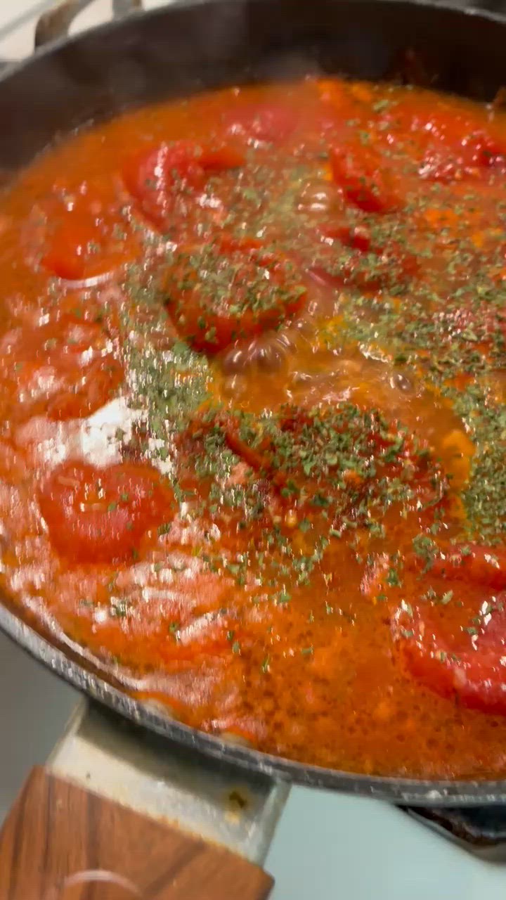 A picture of step 3 of Spicy Seafood Spaghetti.
