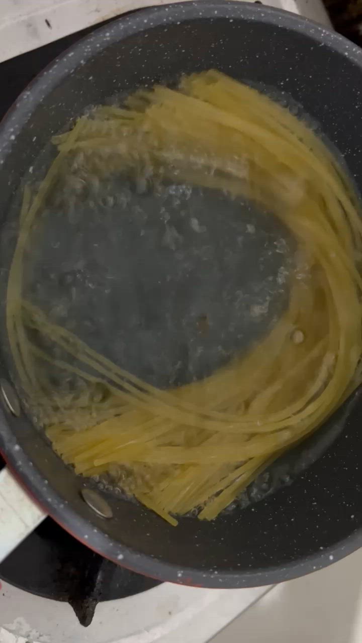 Foto langkah ke 2 dari resep Spaghetti Saus Carbonara Mushroom.