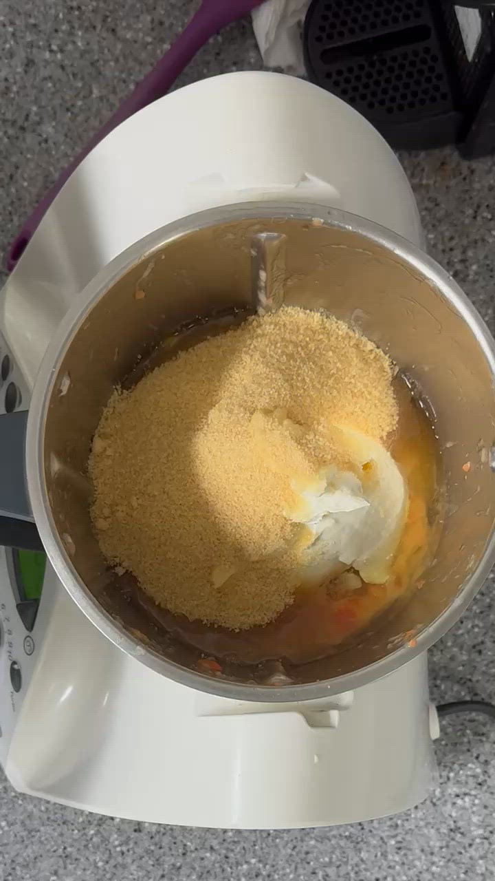 Foto del passaggio 3 della ricetta Cupcake Alle Banane, Carote, Albicocche e Noci Gluten Free