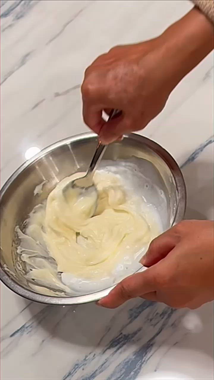 A picture of step 12 of Pear - Cardamom cake.