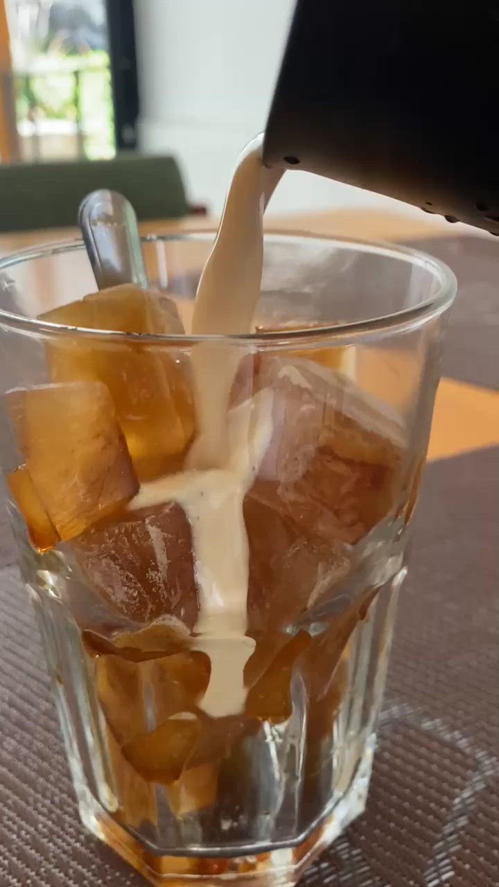 Foto del paso 2 de la receta: Iced latte de banano y tahini