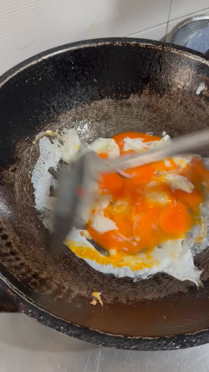 Foto langkah ke 1 dari resep Telur Bawang.