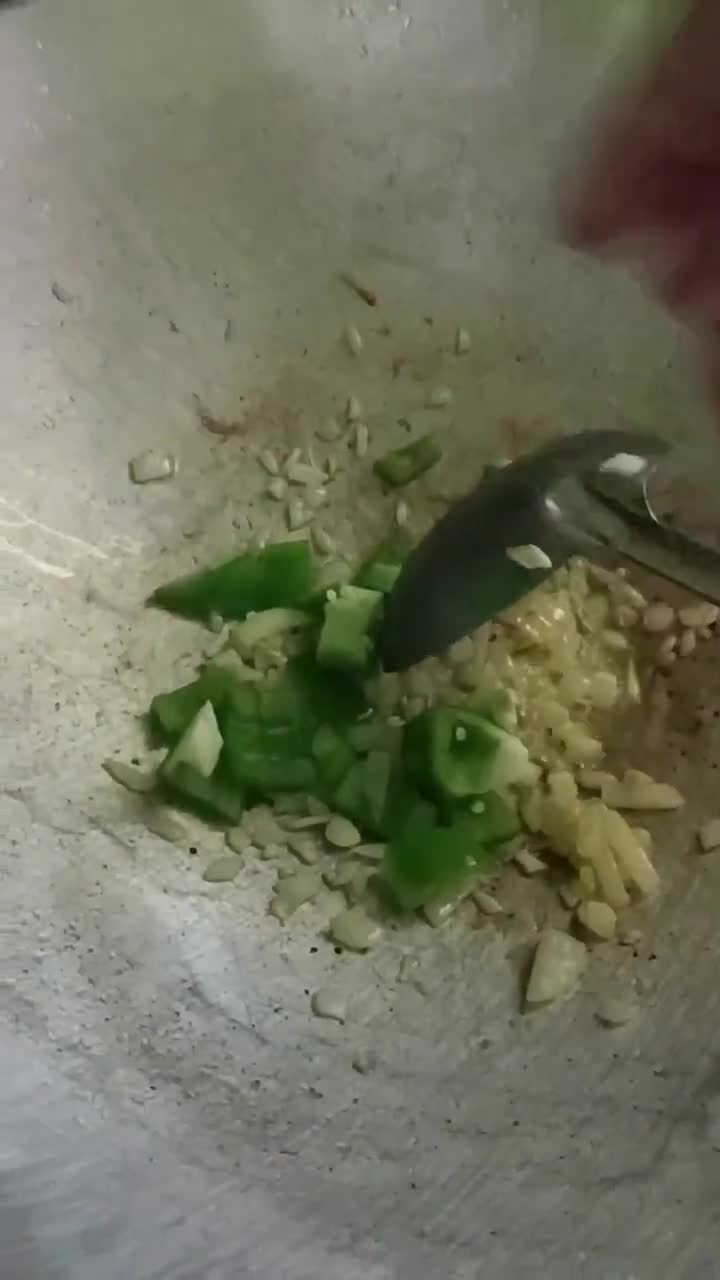 Foto langkah ke 2 dari resep Ayam cemplung jamur enoki.