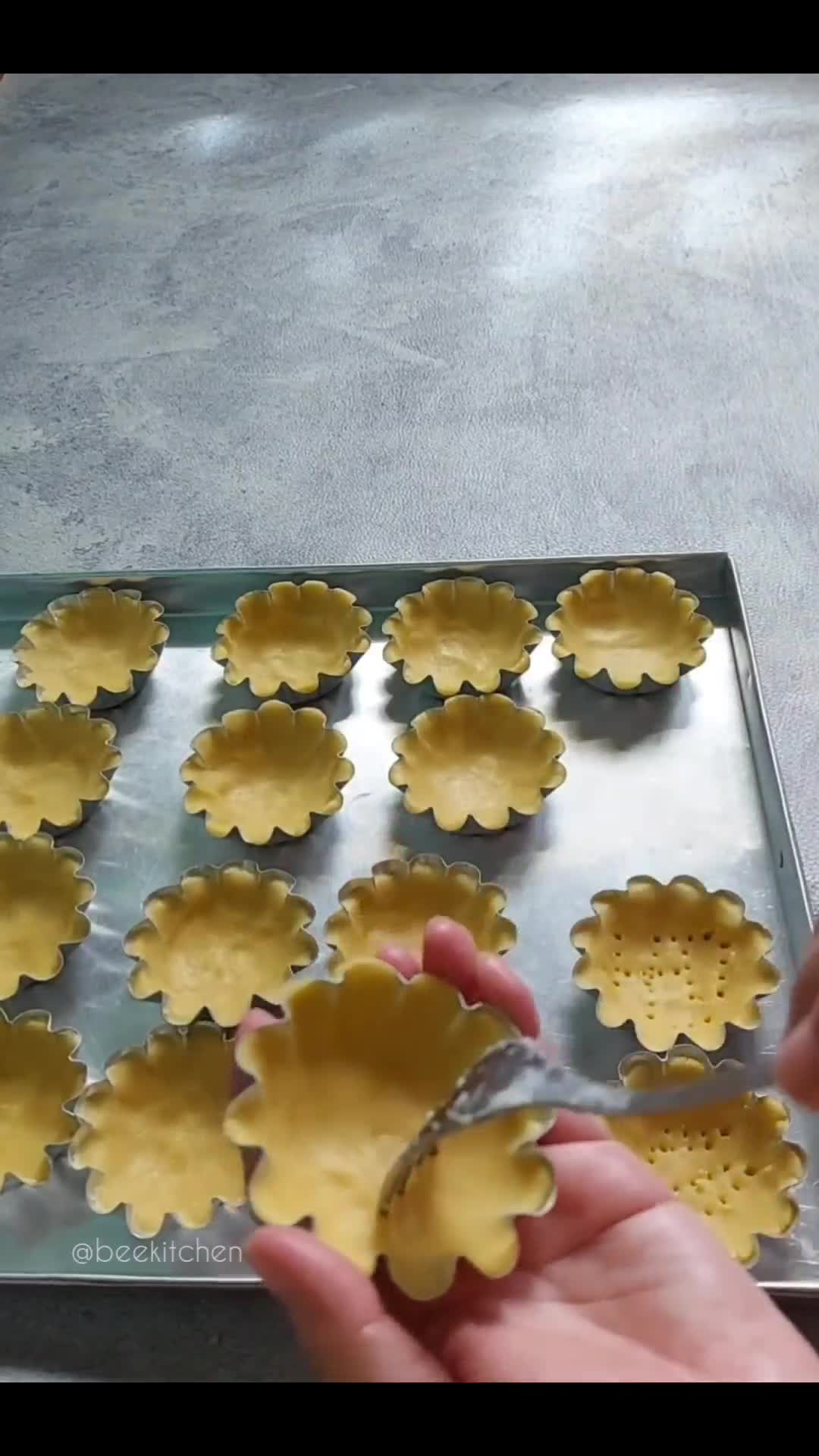 Foto langkah ke 5 dari resep Pie Susu Durian.