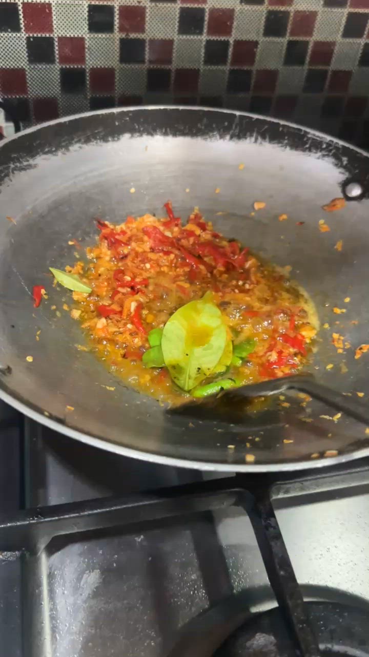 Foto langkah ke 2 dari resep Balado Ikan Cue Keranjang.