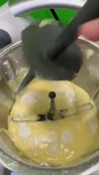 Gambar langkah 6 resipi Butter Marble Cake.