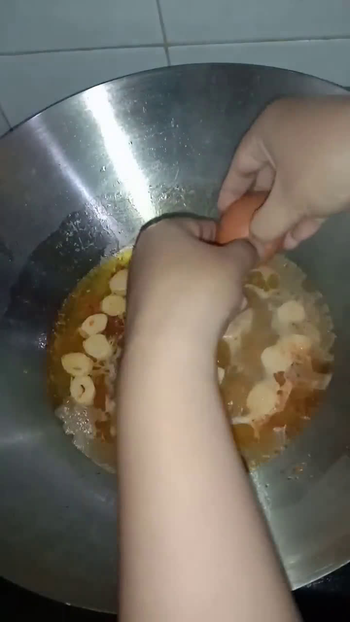 Foto langkah ke 3 dari resep Seblak kuah Popmie pedas dower.