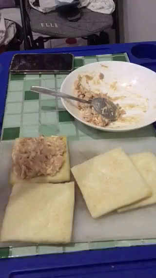 Foto langkah ke 3 dari resep Roti dengan tuna egg mayo.