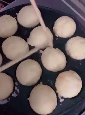 Gambar langkah 9 resipi 🇯🇵 Takoyaki~little balls of deliciousness.