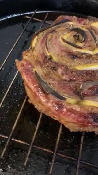 Foto del paso 4 de la receta: Enrollado de carne al horno con forma de rosa (vacío al limón)