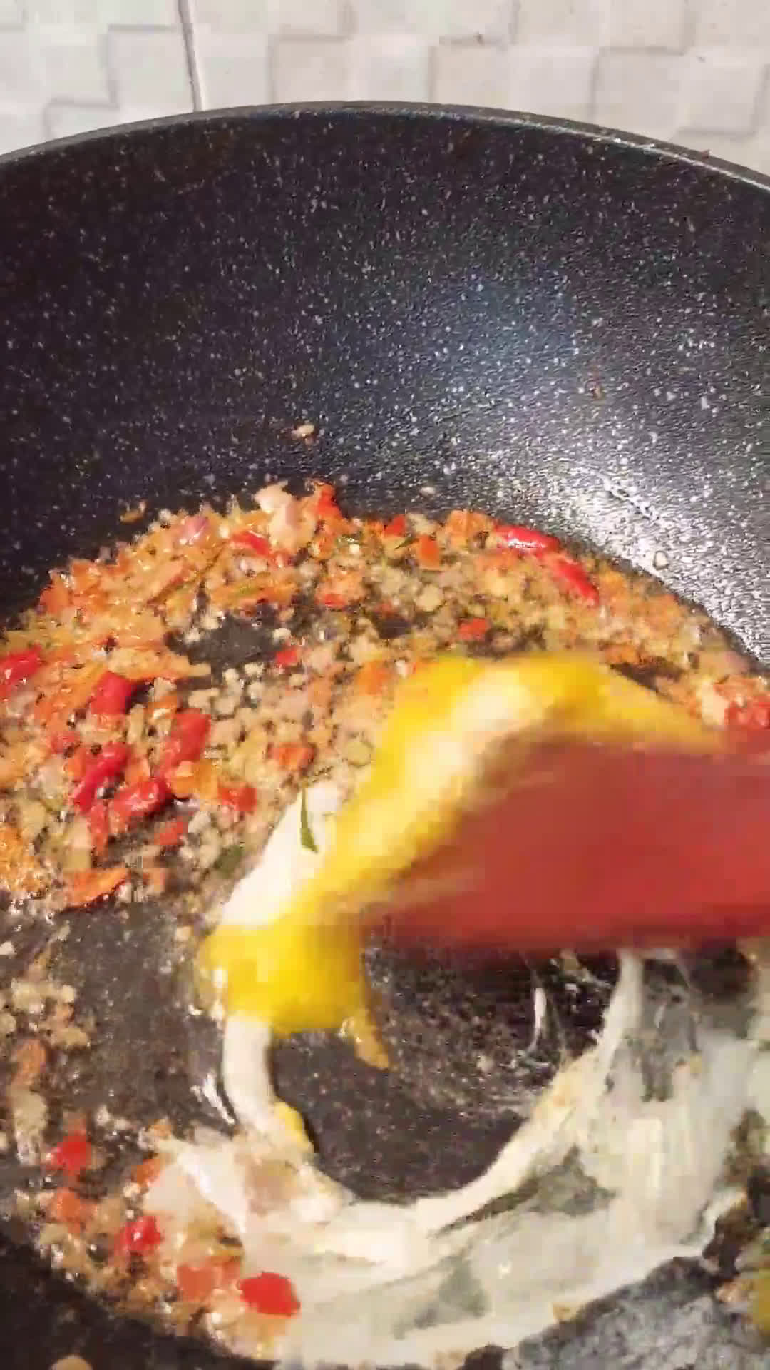 Foto langkah ke 2 dari resep Nasi Goreng Serundeng.
