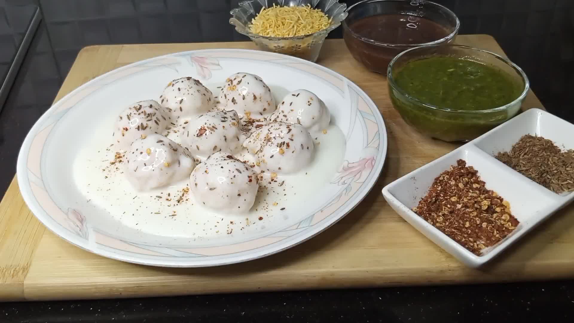 A picture of step 11 of Super soft dahi bhalla (iftar special).