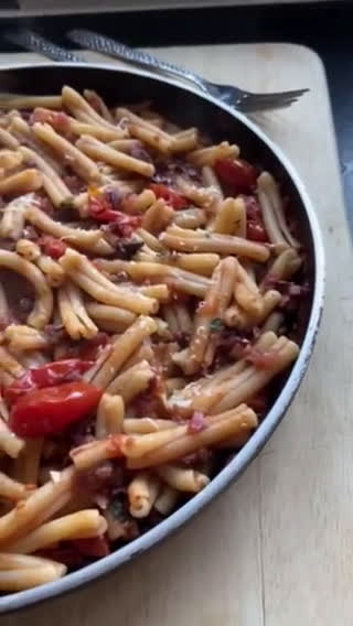A picture of step 4 of Puttanesca Pasta alla Vodka.