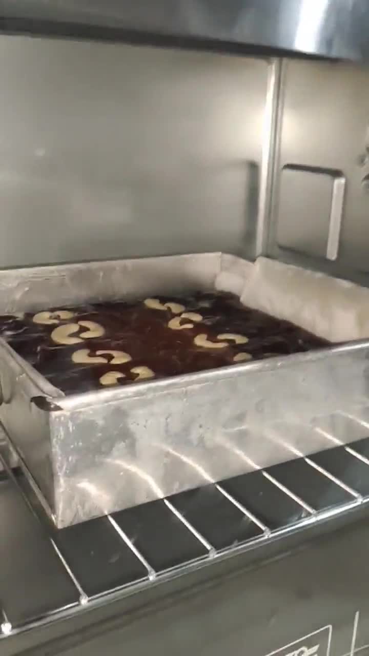 Foto langkah ke 7 dari resep Fudgy Brownies Red Velvet.