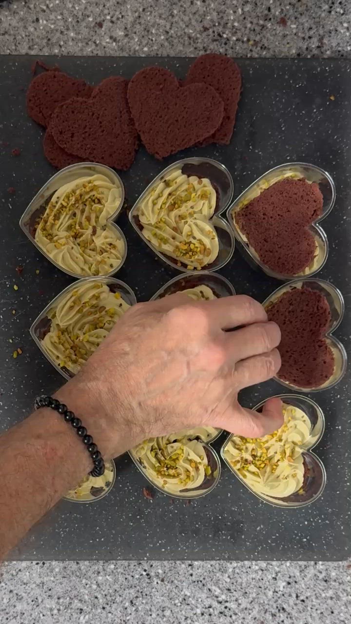 Foto del passaggio 7 della ricetta Tiramisù al Pistacchio