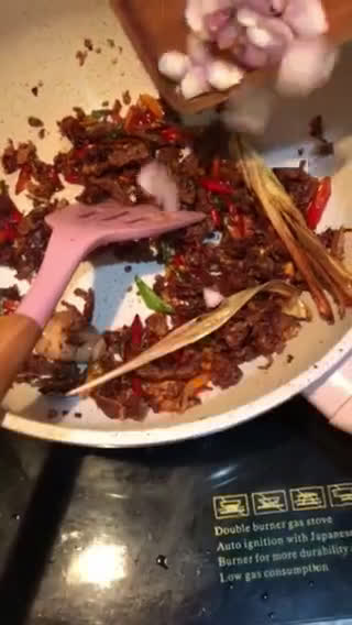 Foto langkah ke 5 dari resep Daging krispi mercon.