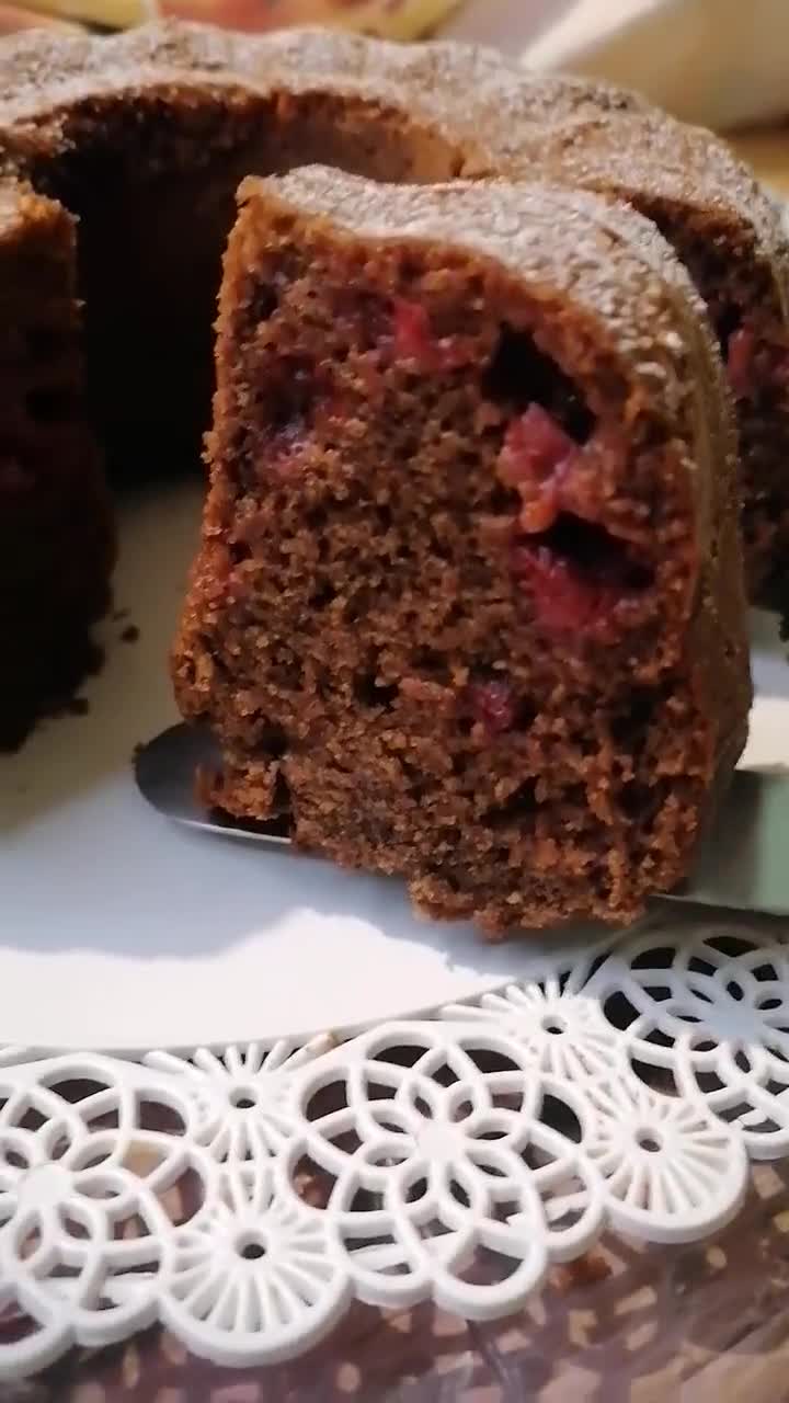Foto del passaggio 3 della ricetta Ciambella frutti di bosco