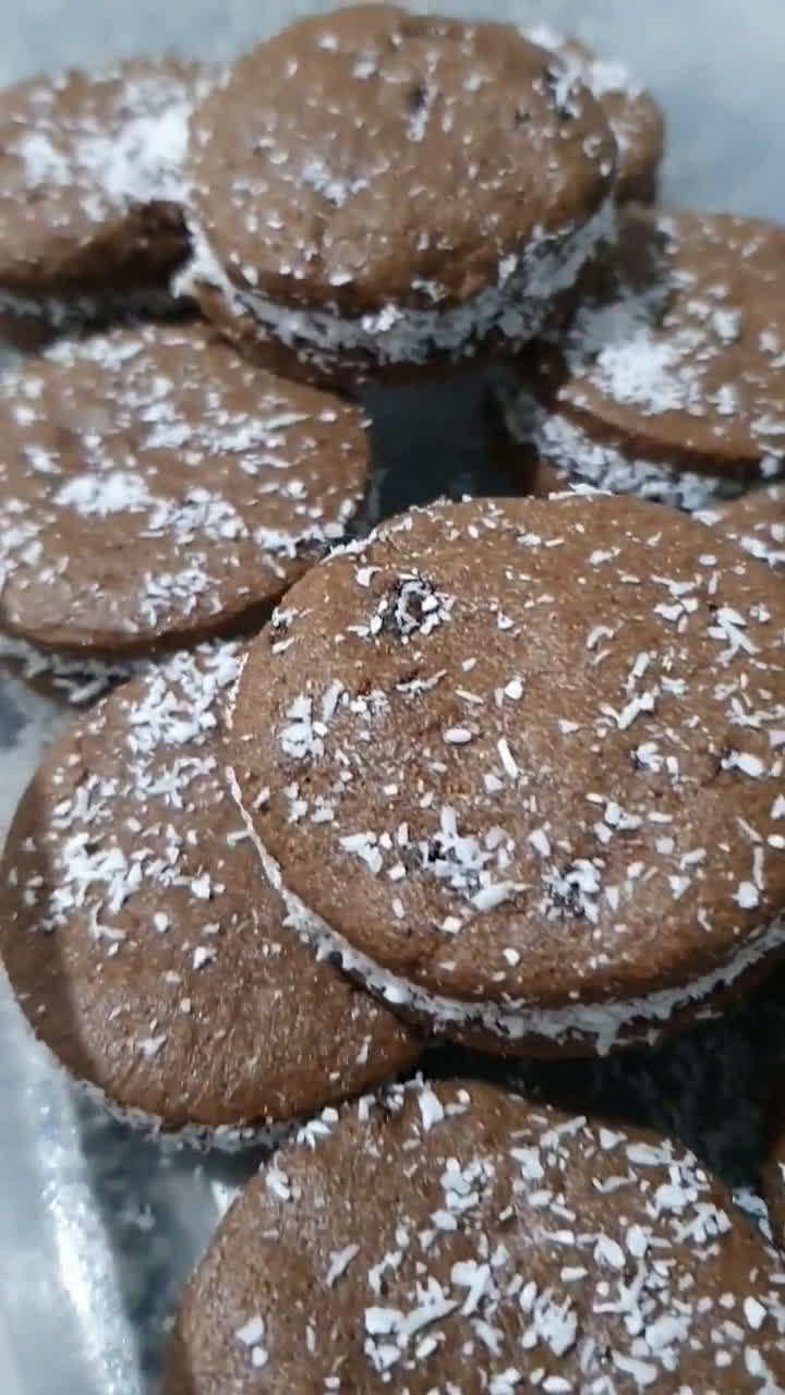 Foto del paso 6 de la receta: 🥳 Receta N° 100 - Alfajor de harina integral y cacao + dulce de