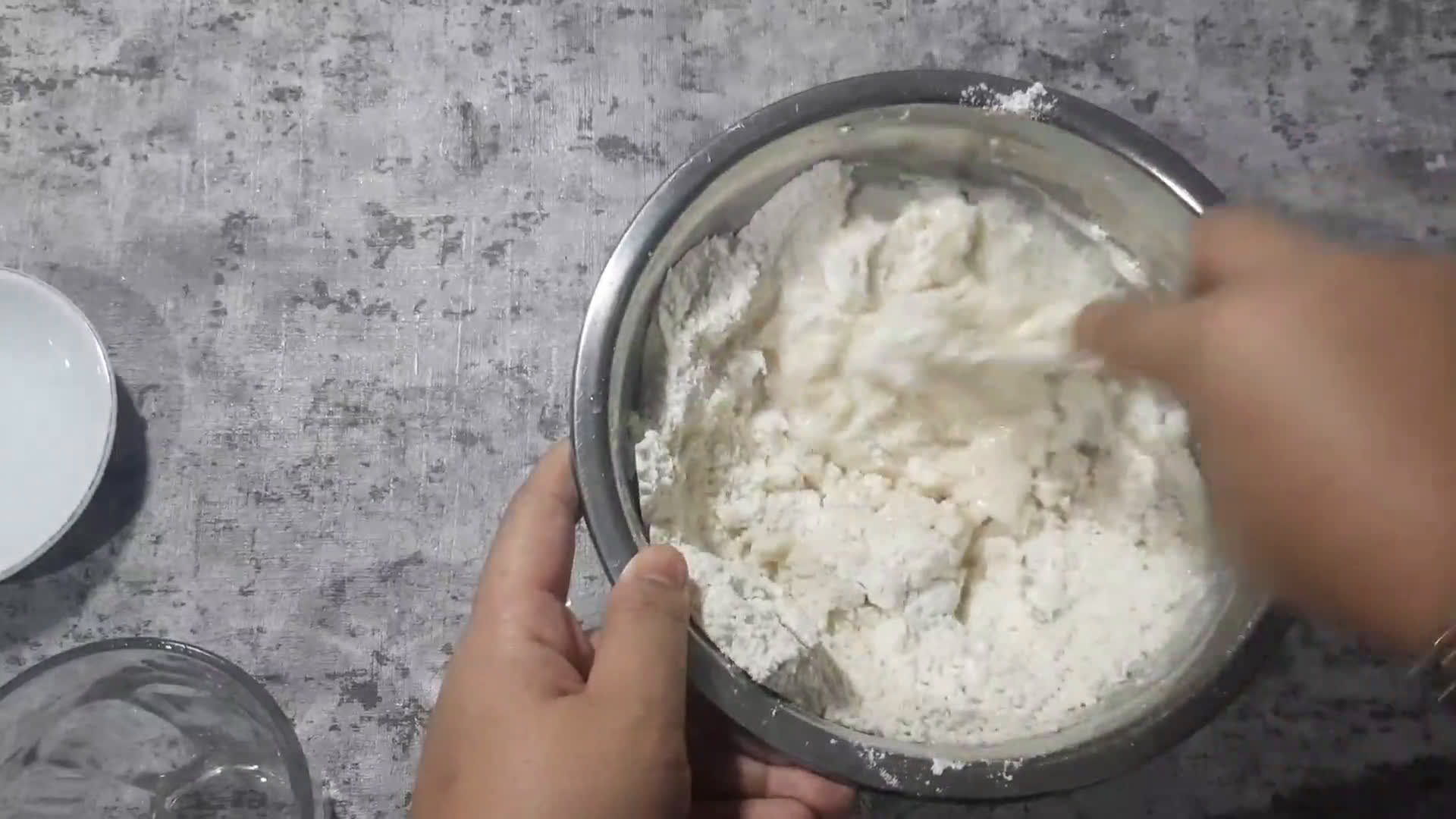 Foto langkah ke 1 dari resep Roti sobek cokelat autolisis (tanpa ulen dan tanpa telur).