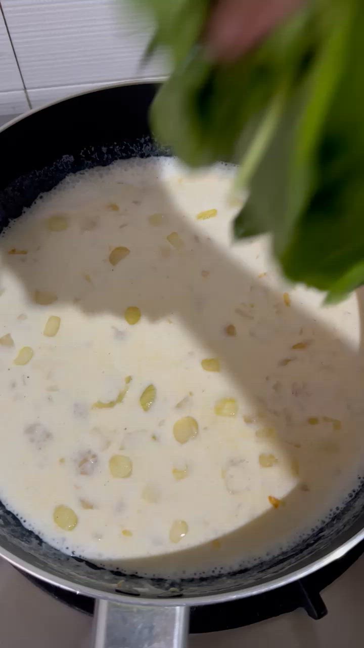 Foto langkah ke 4 dari resep Creamy Spinach Chicken.