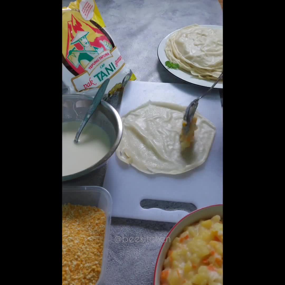 Foto langkah ke 6 dari resep Risoles Ragout Sayur.