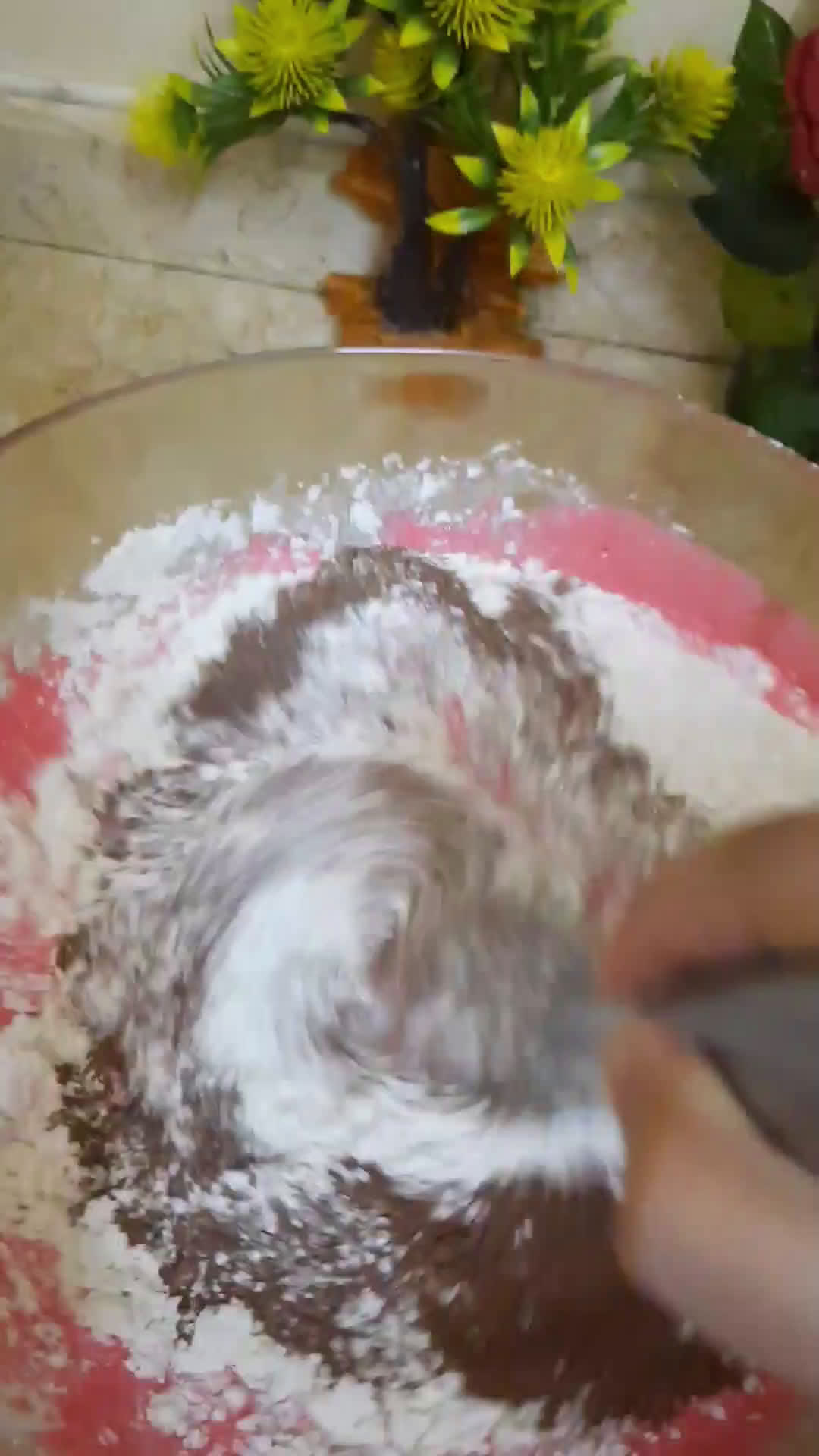 صورة لخطوة 4 من وصفة الكيكة المخملية الريد فيلفيت الشهية 🍰🍰