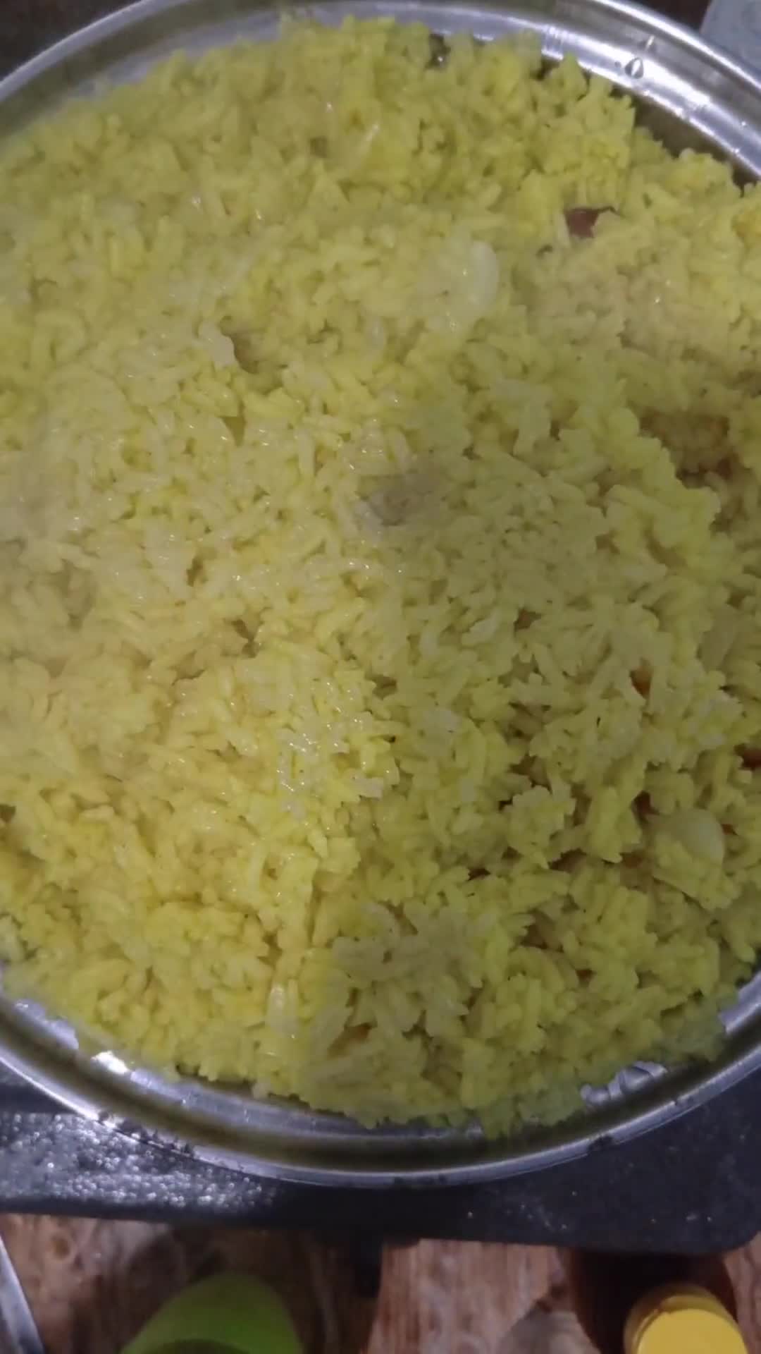 Foto langkah ke 3 dari resep Nasi Kuning Kukus.