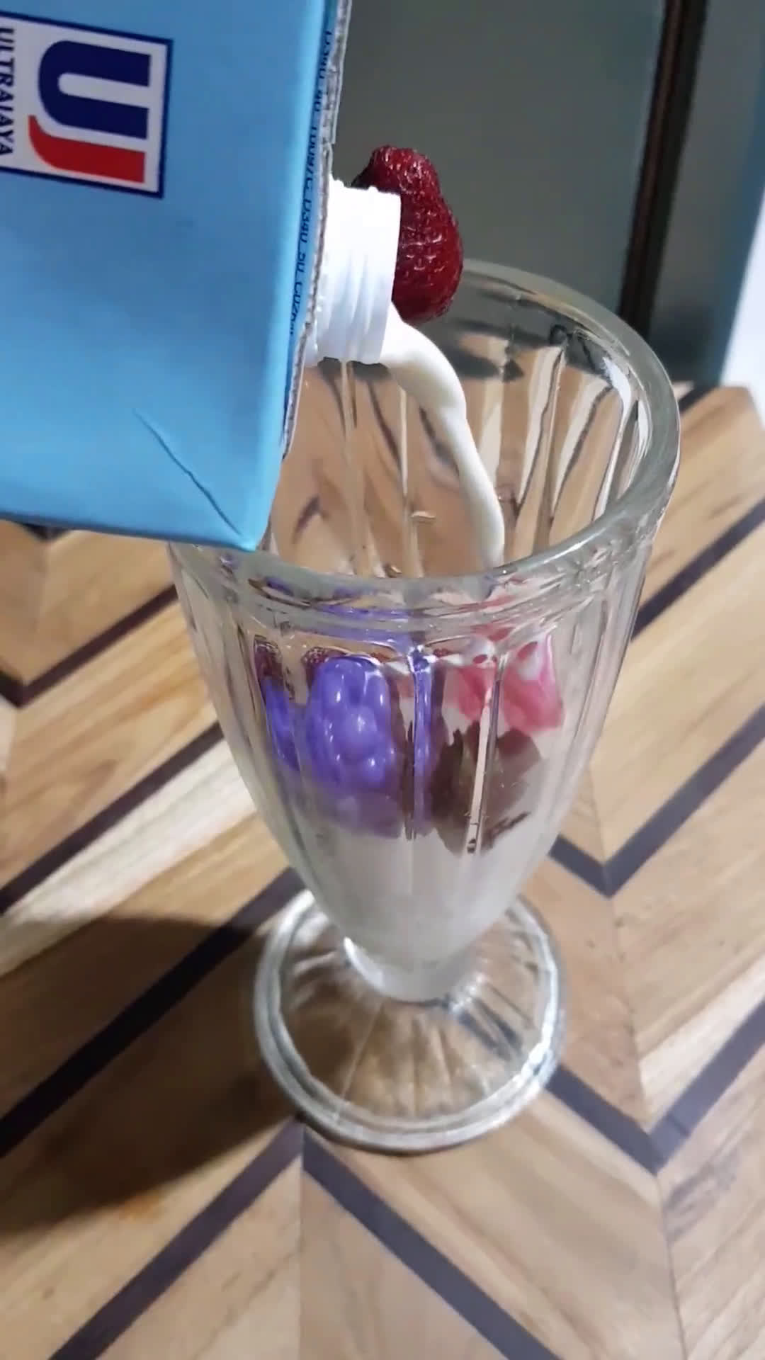 Foto langkah ke 2 dari resep Es Jelly Stroberry 🍓.