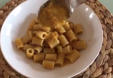 Foto del passaggio 6 della ricetta Pasta con la zucca e ricotta fresca 🌷