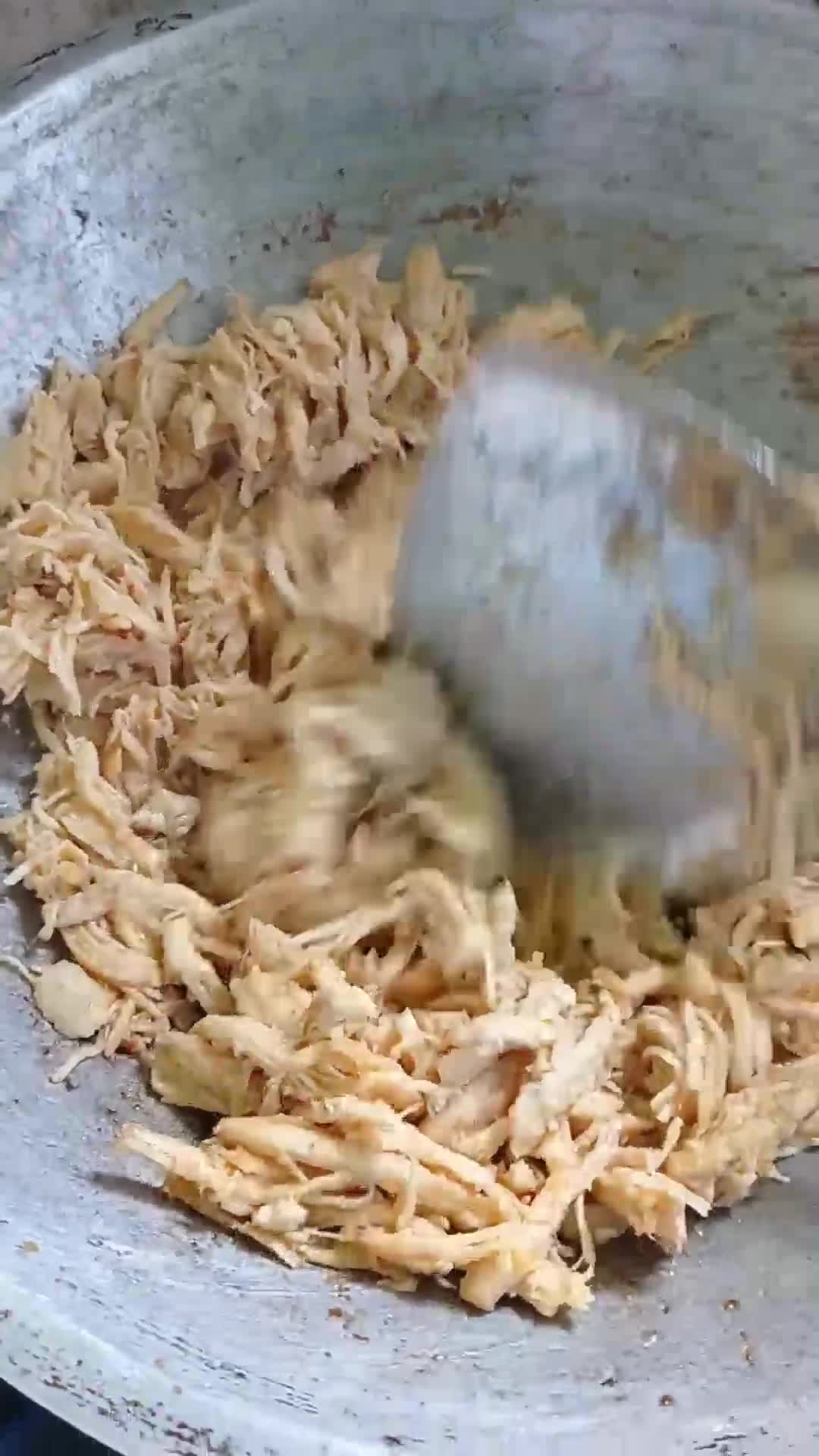 Foto langkah ke 2 dari resep Ayam Suwir (prepmeal untuk banyak resep).