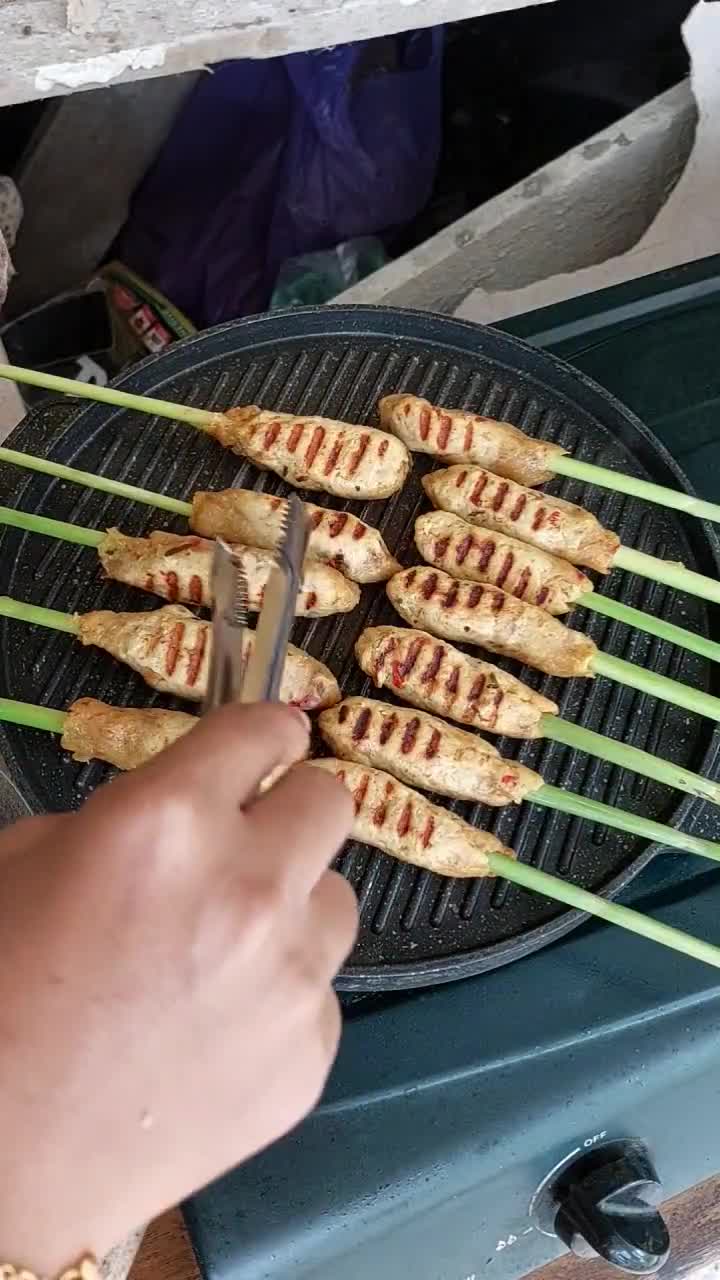 Foto langkah ke 5 dari resep Sate Lilit Ayam Khas Bali Sambal Matah.